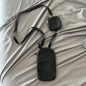 Lululemon phone bag (Black)